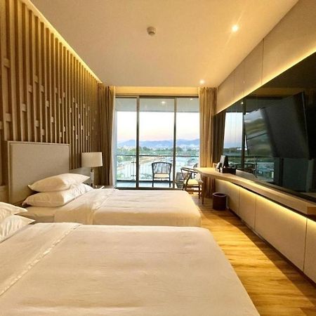 Symphony Of The Sea Hotel Bangsaen Exterior foto
