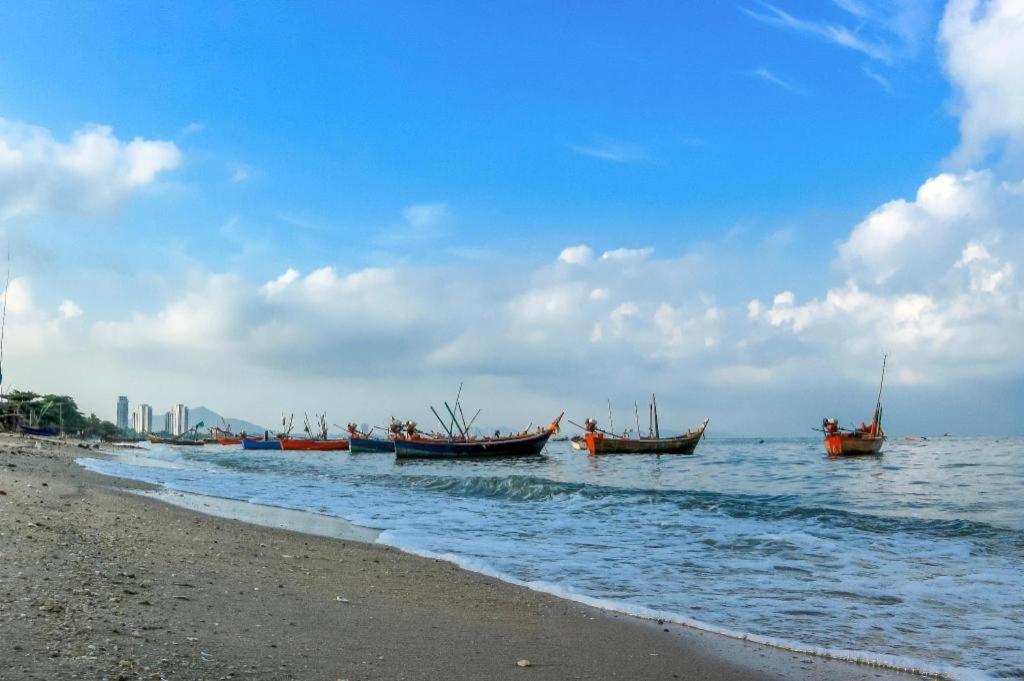 Symphony Of The Sea Hotel Bangsaen Exterior foto